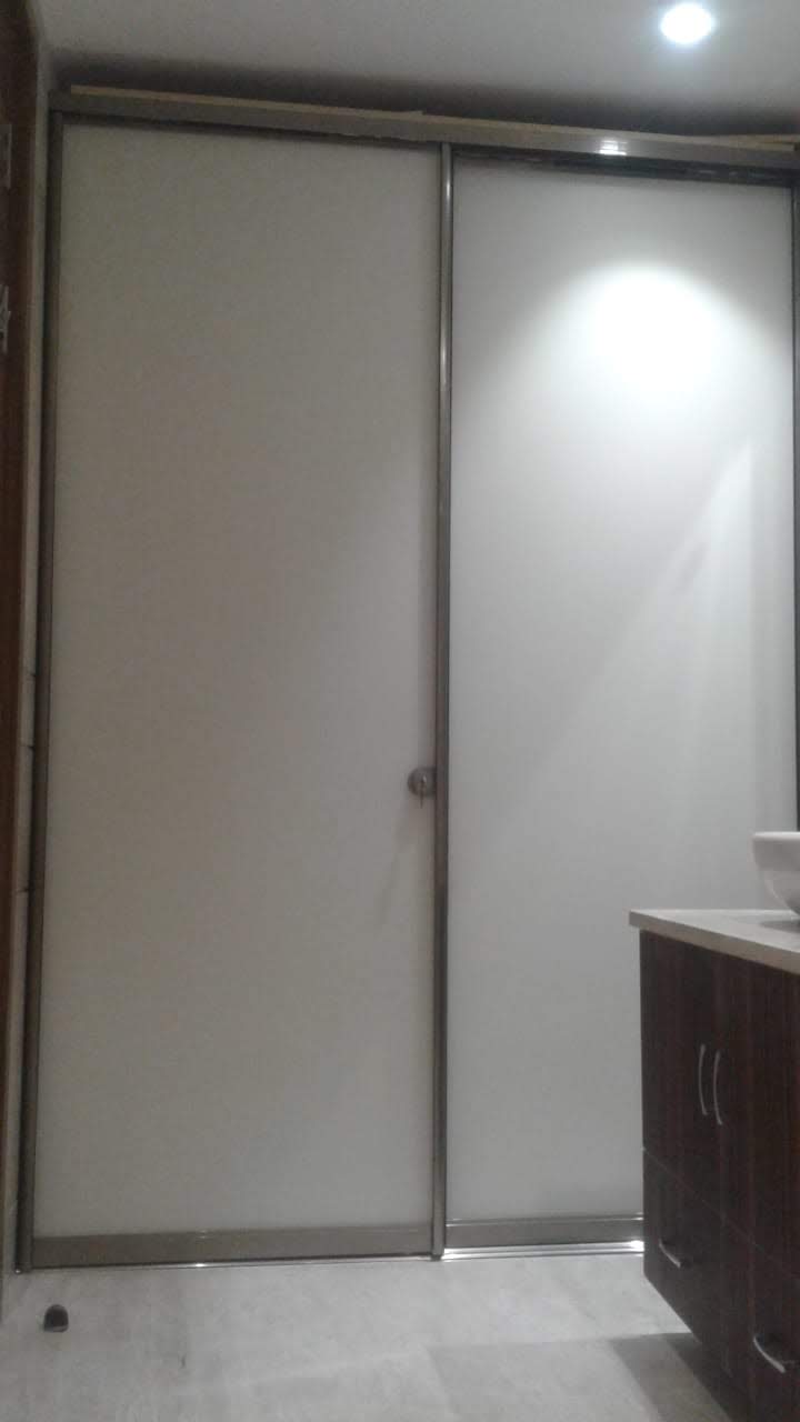 premium-luxury-lacquer-glass-wardrobes-in-gurgaon-exclusive-lacquer-glass-wardrobe-designs-in-gurgaon-india